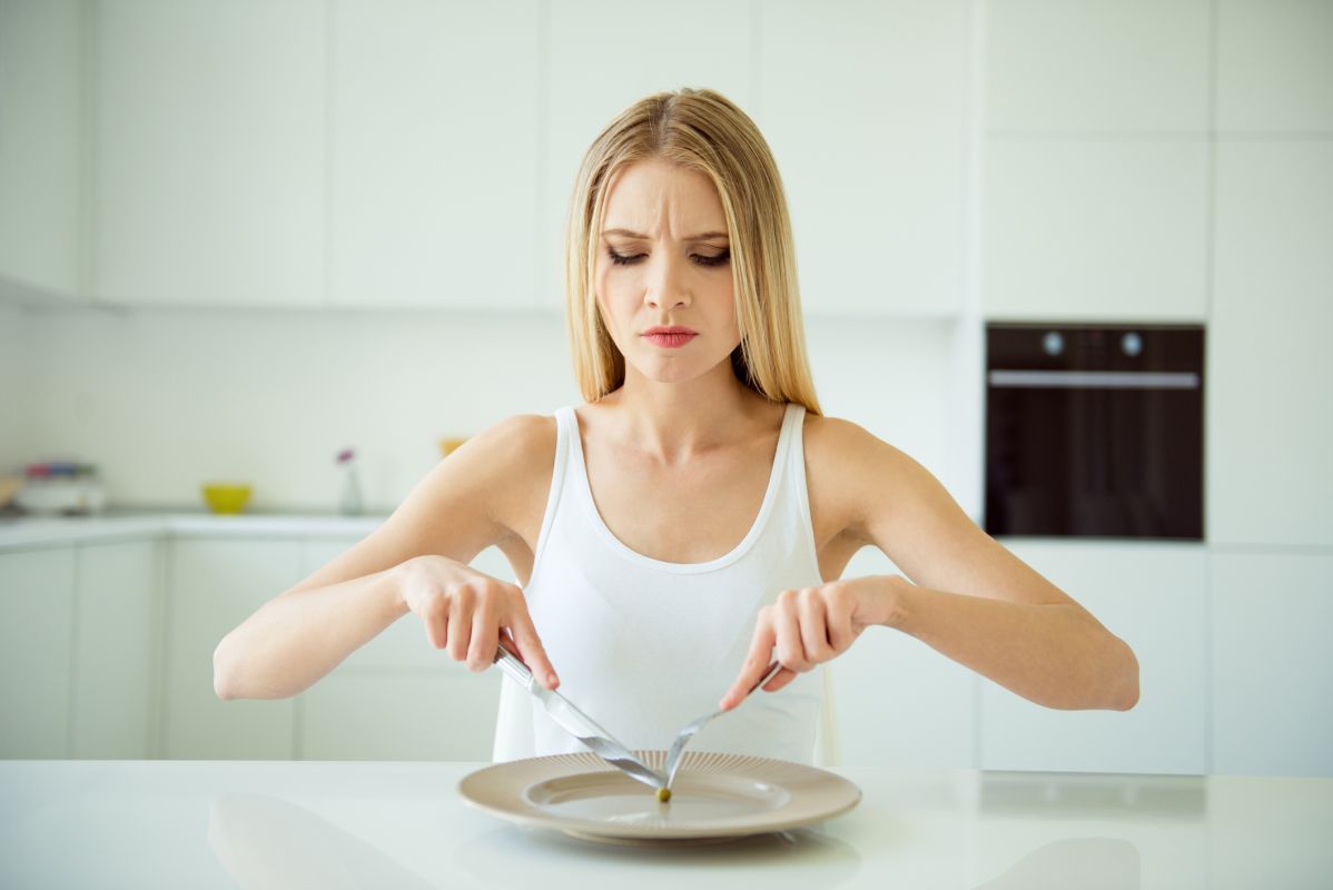 Le syndrome de l'assiette vide : Pourquoi cette habitude nous pousse à trop manger ?