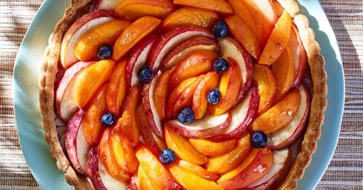 La tarte estivale aux pêches et abricots
