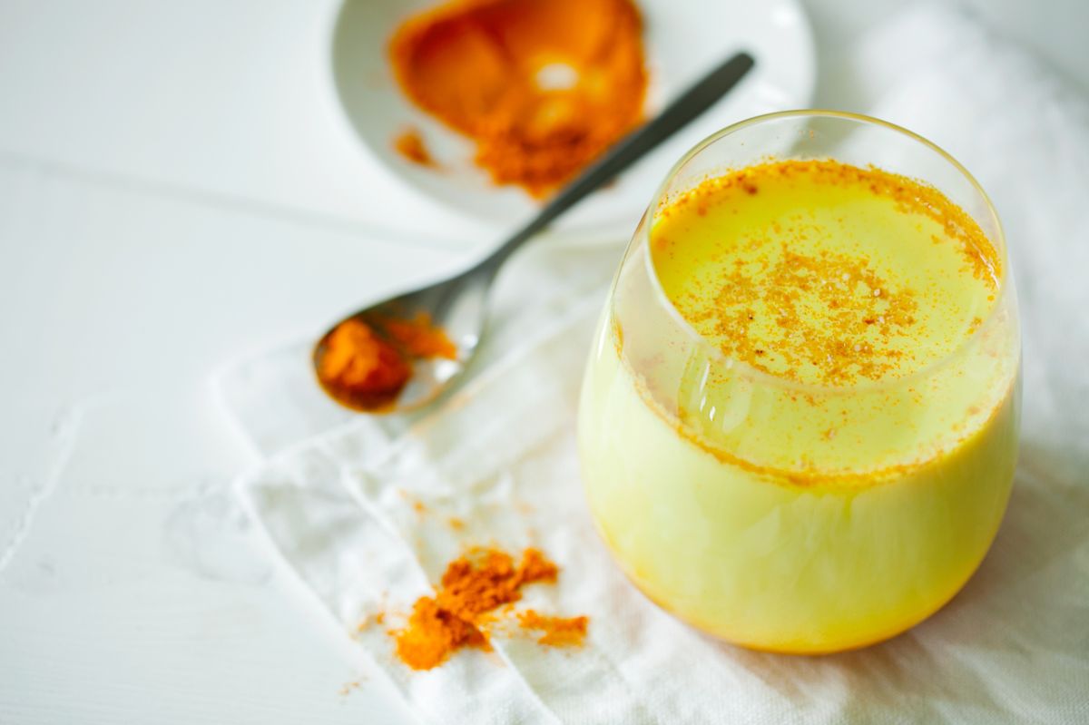 La boisson du soir qui transforme votre santé intestinale et votre sommeil