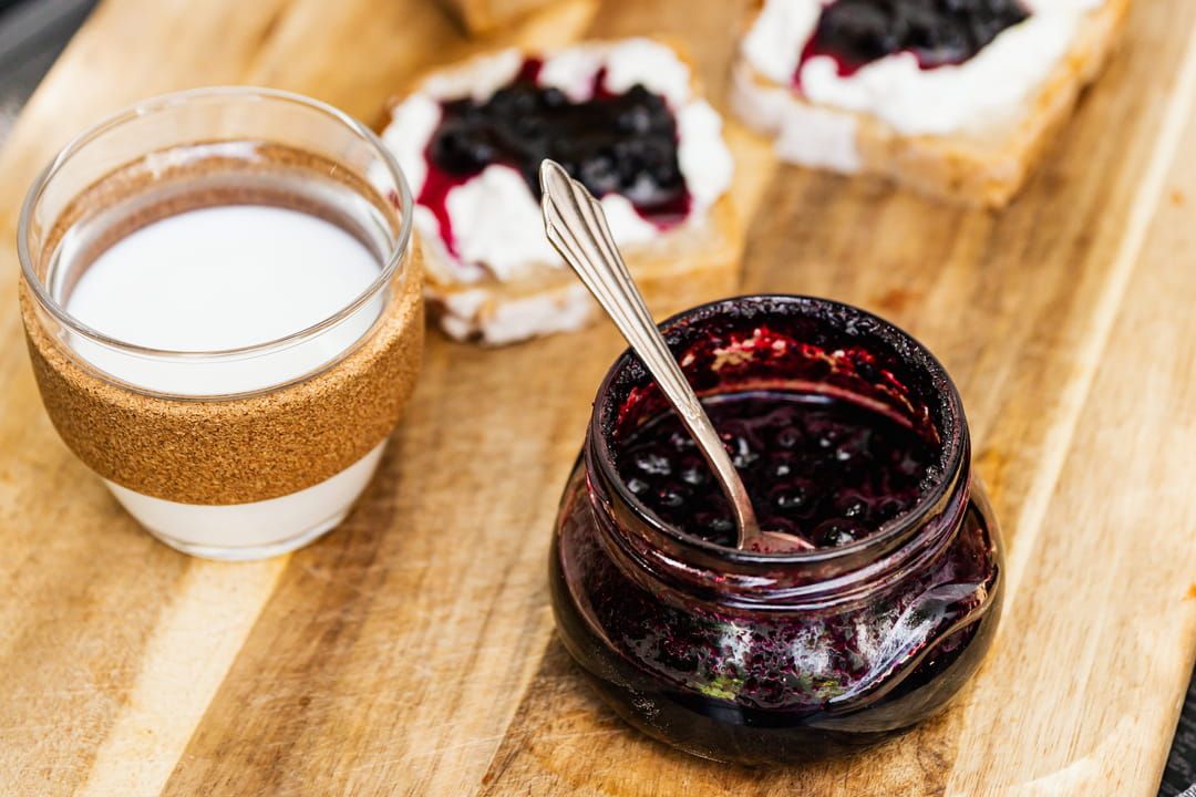 Plongez dans le délice des confitures d'été avec nos recettes incontournables