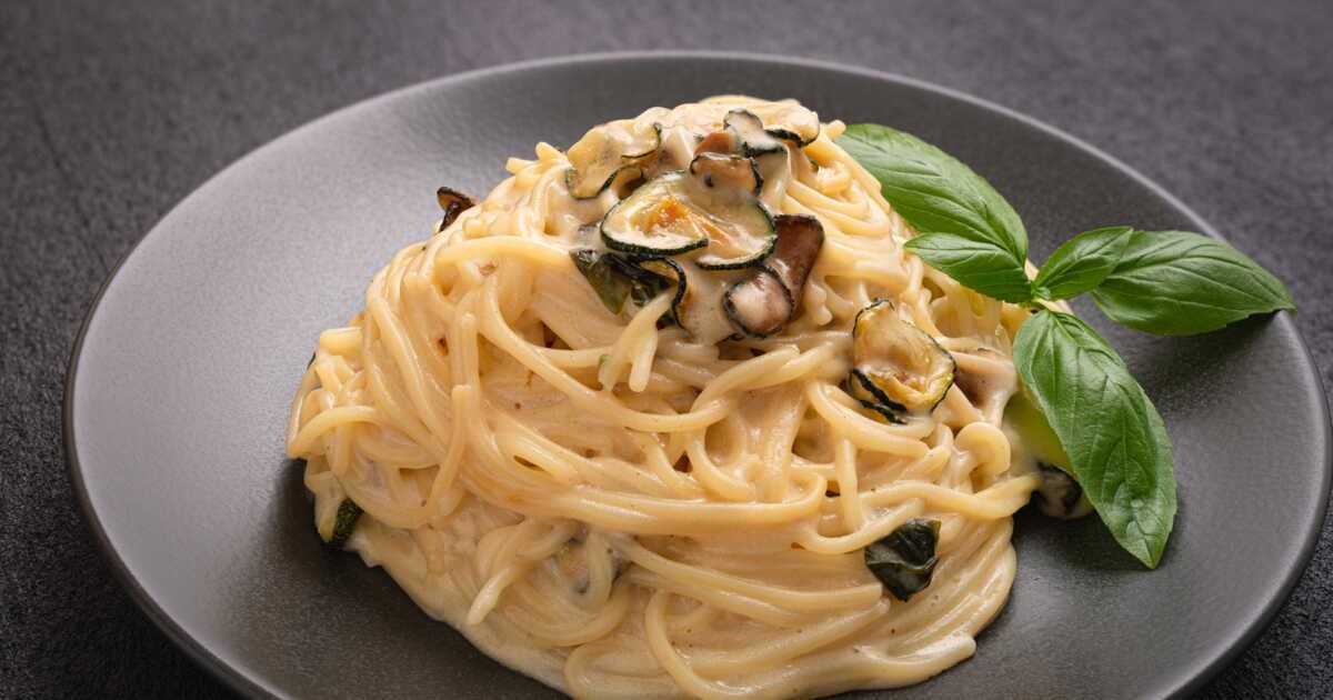 Découvrez la magie des spaghettis alla Nerano : un plat simple pour l'automne