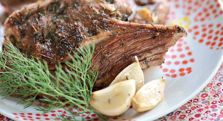 Côtelettes d’agneau au confit d’ail