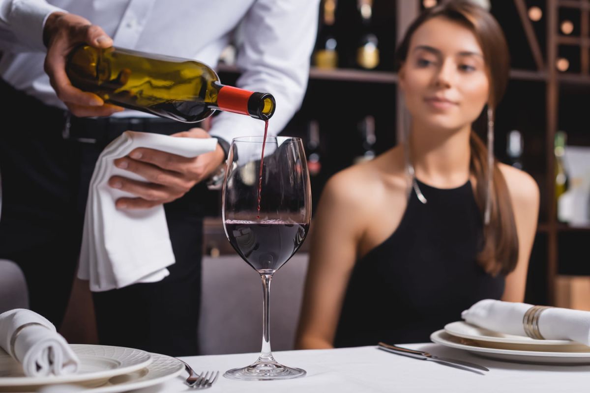 Budget serré : la combine d'une sommelière pour commander du vin sans passer pour un radin