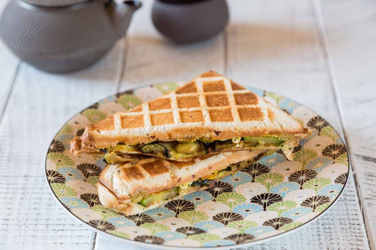 Japon : Croque aux courgettes sauce soja et omelette