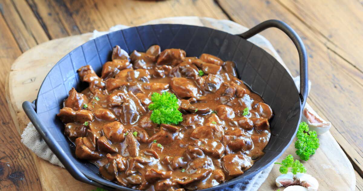 Boeuf Stroganov express : une recette rapide et réconfortante