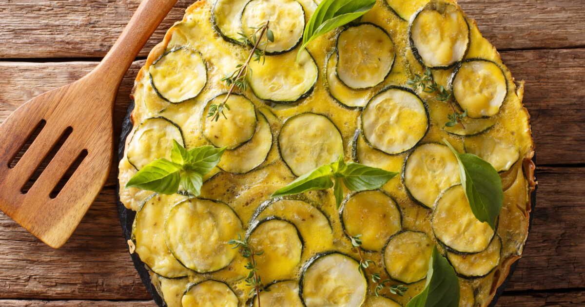 Scarpaccia : la recette traditionnelle de la galette italienne aux courgettes et au parmesan