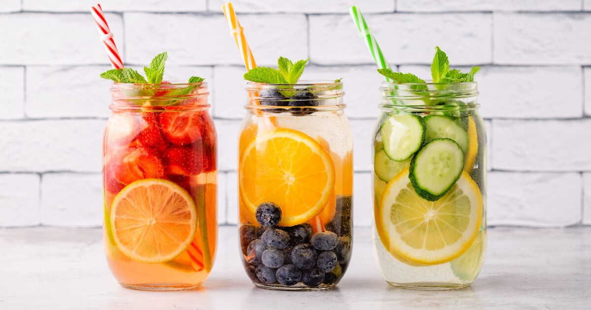 Eaux aromatisées : des recettes désaltérantes et fruitées