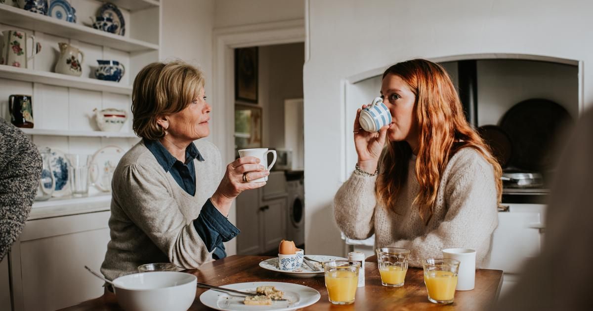 Les boissons du matin pour dire adieu aux ballonnements, selon un gastro-entérologue