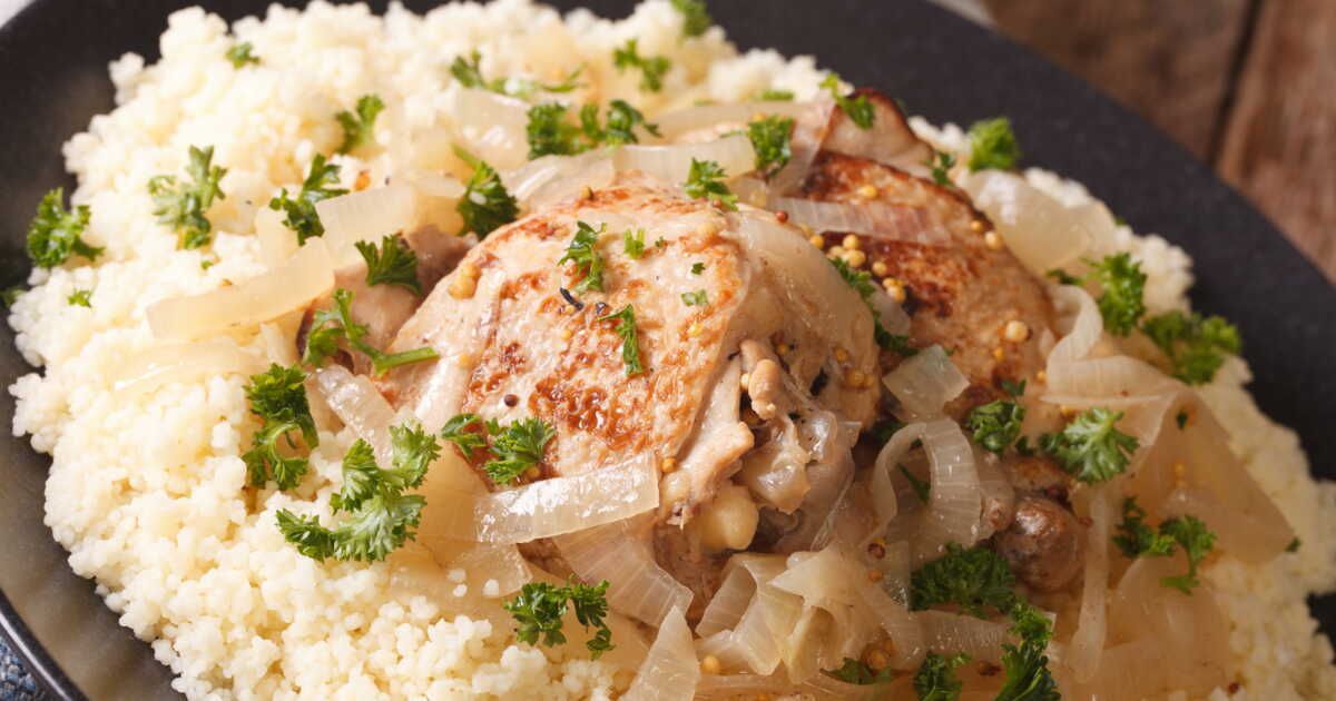 Découverte du poulet yassa : une recette sénégalaise savoureuse et accessible