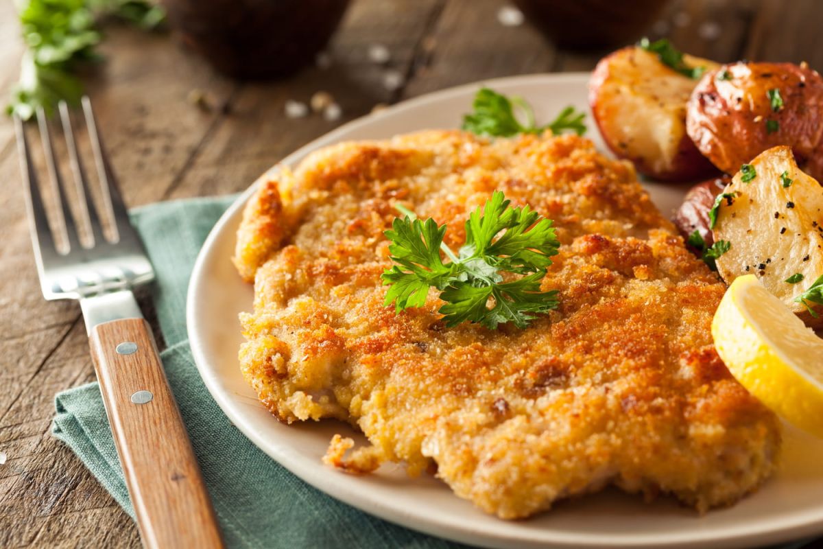 Cyril Lignac révèle son astuce pour une escalope panée légère et croustillante