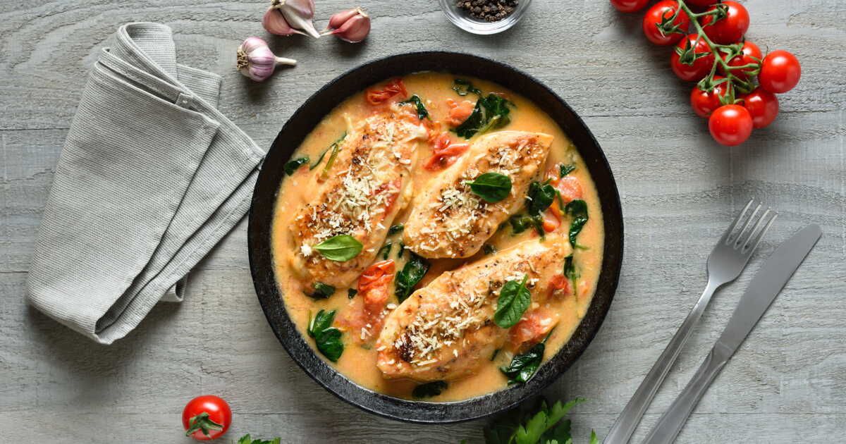 Plongez dans la douceur du poulet crémeux à la Toscane