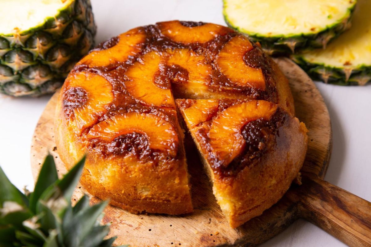 Cyril Lignac dévoile ses secrets pour un gâteau renversé à l'ananas réussi