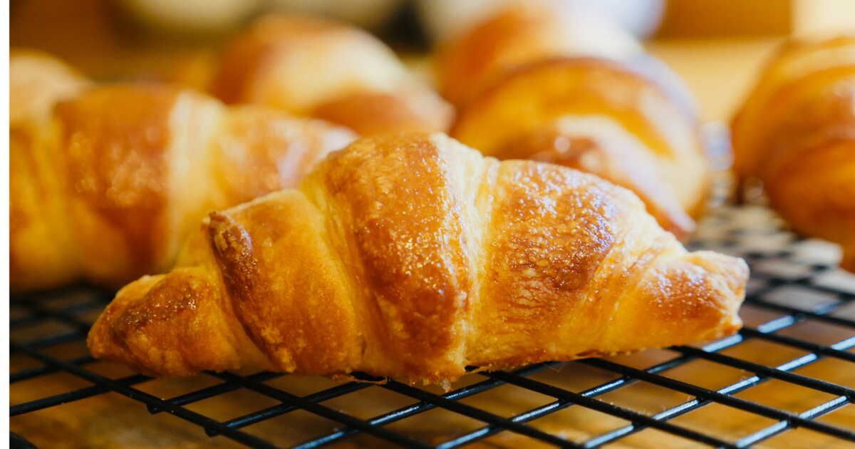 Redonnez vie à vos croissants rassis : 3 astuces gourmandes