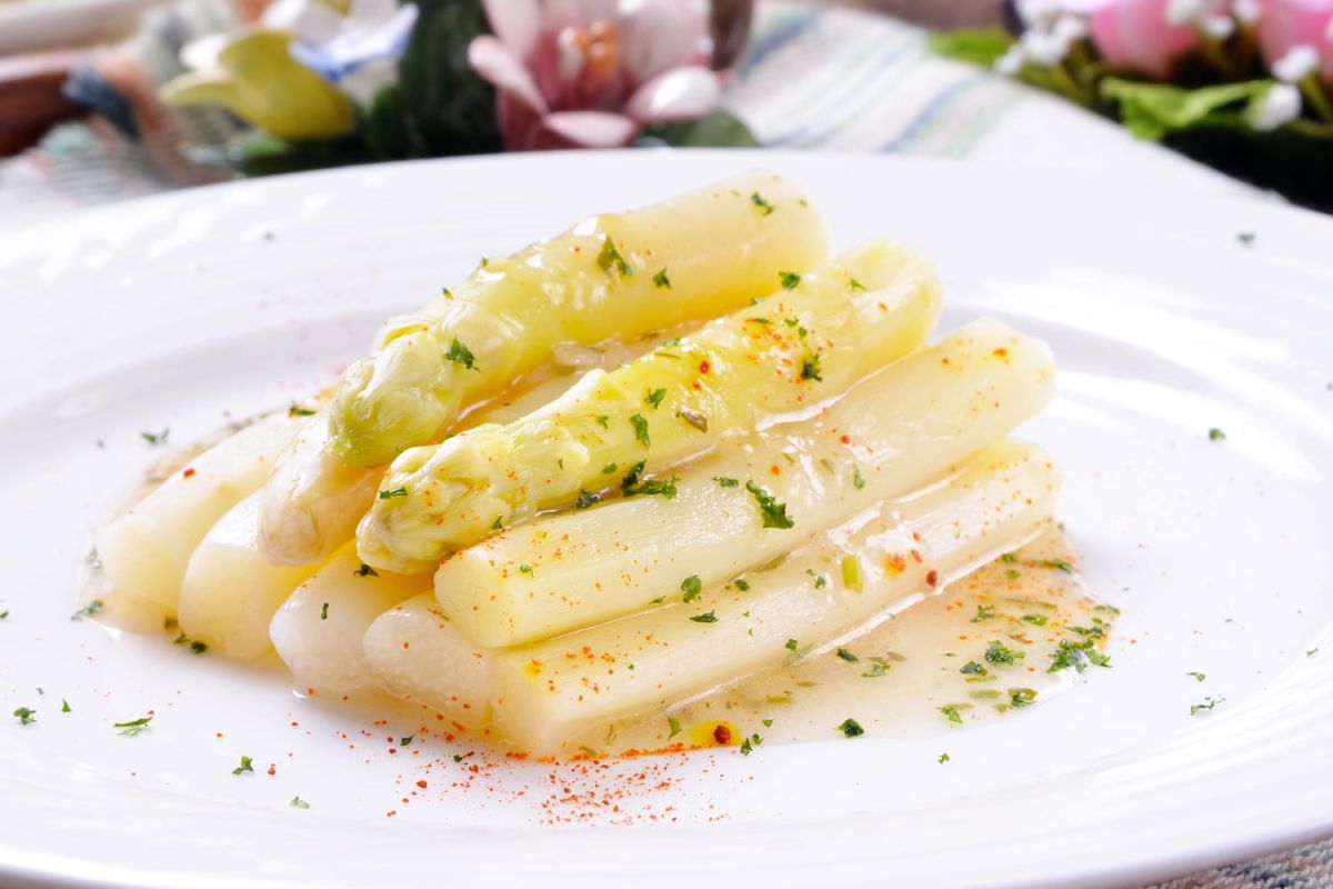 La sauce inédite de Laurent Mariotte pour sublimer les asperges blanches